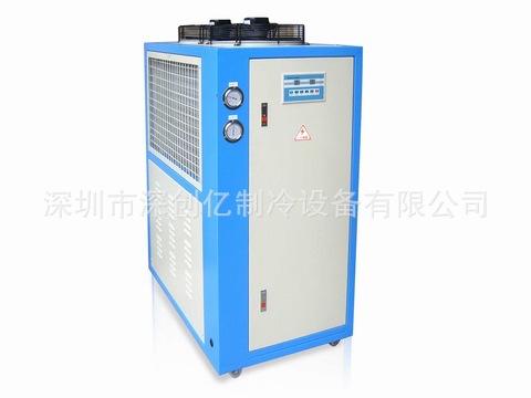 冷水機